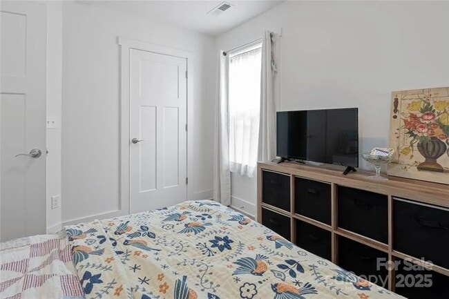 Building Photo - 212 Rockrose Ct
