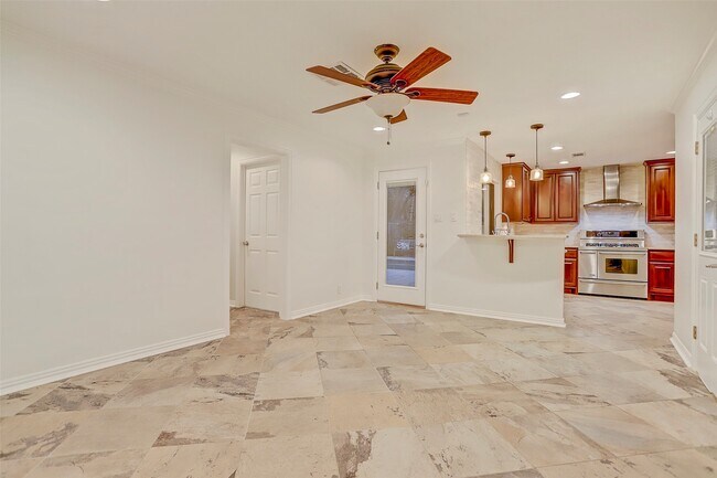 Building Photo - 5438 Briarbend Dr
