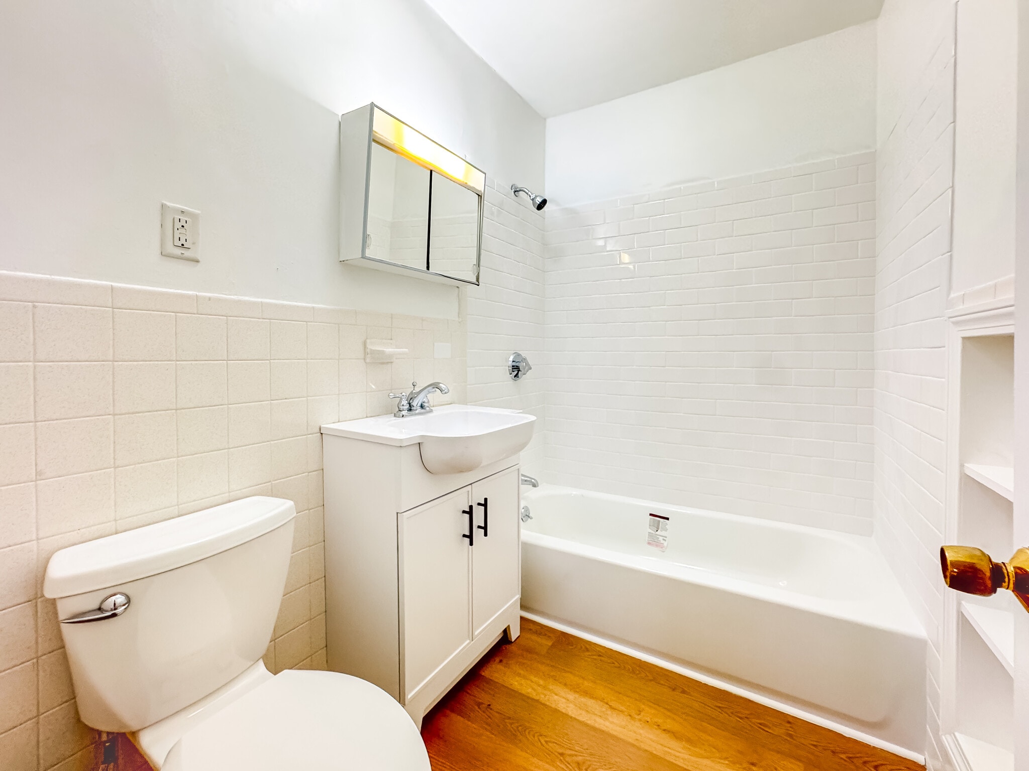 Building Photo - 11 Hodges Ave