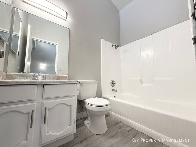 Building Photo - 5187 Garden Ln