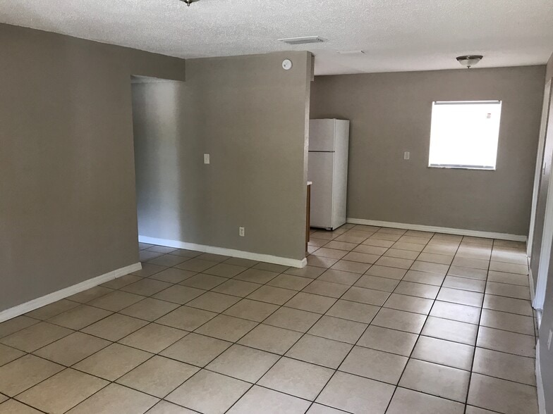 Building Photo - 3217 e Jean St