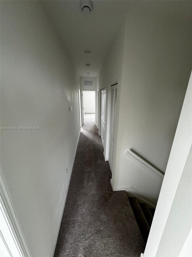 Building Photo - 285 SW 159th Ln