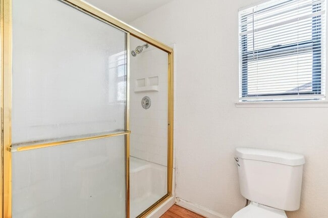 Building Photo - 2410 Lincoln Blvd