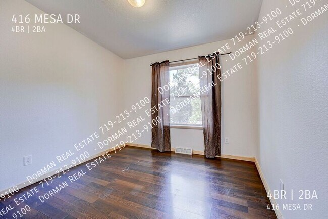 Building Photo - 416 Mesa Dr