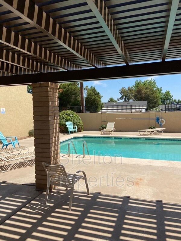 Building Photo - 1262 E Avenida Hermosa