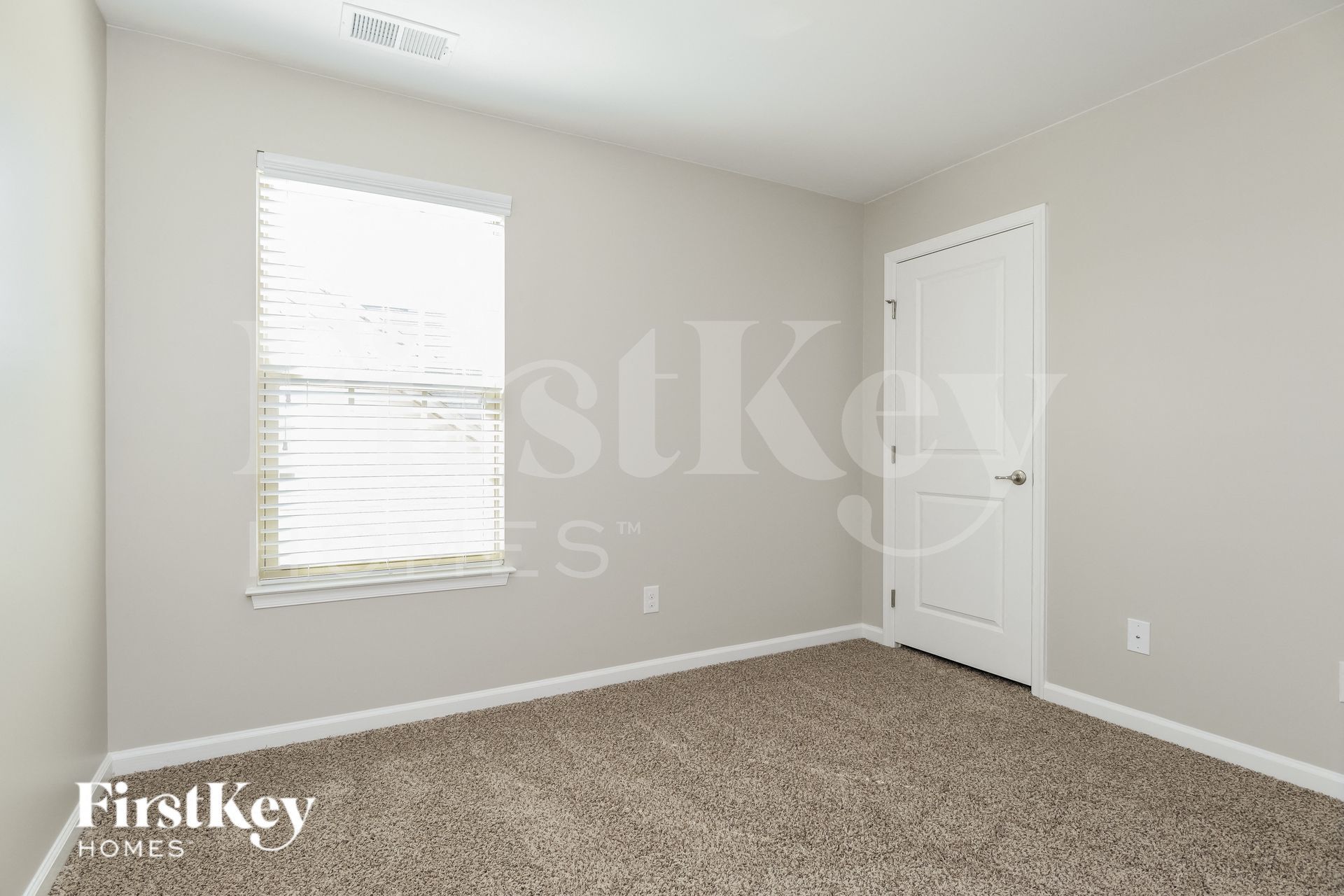 Building Photo - 825 Wingthorn Rose Dr