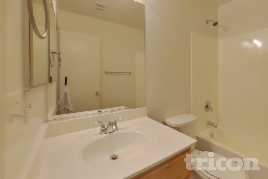 Building Photo - 8520 W Sonora St
