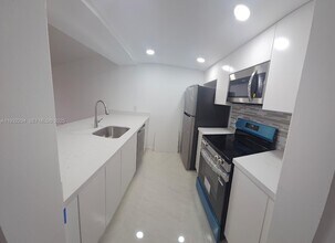 Building Photo - 8180 Geneva Ct