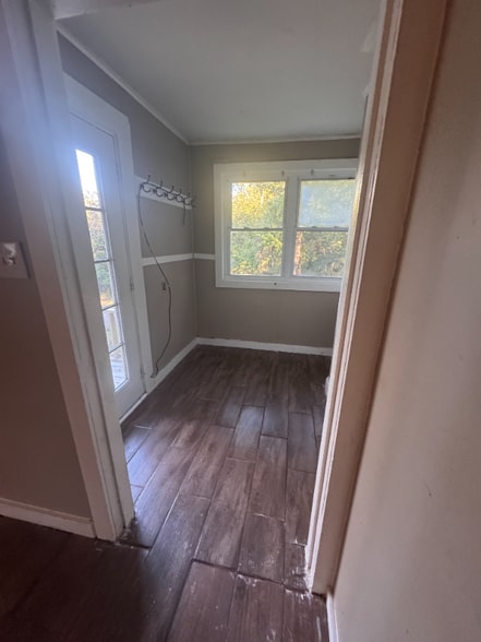 Building Photo - 889 Baker Rd