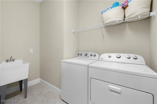 Building Photo - 9799 Everglades Dr