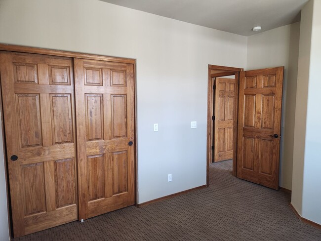 Building Photo - 200 E Malibu Dr