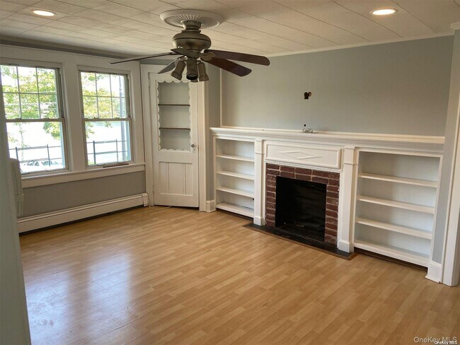 Building Photo - 51 Centershore Rd