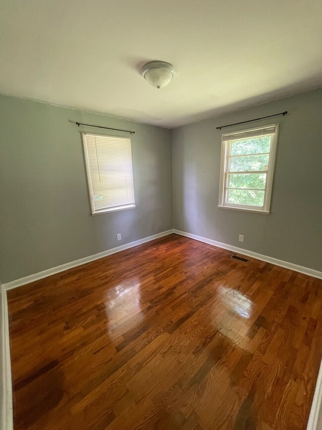 Building Photo - 1284 KY-80