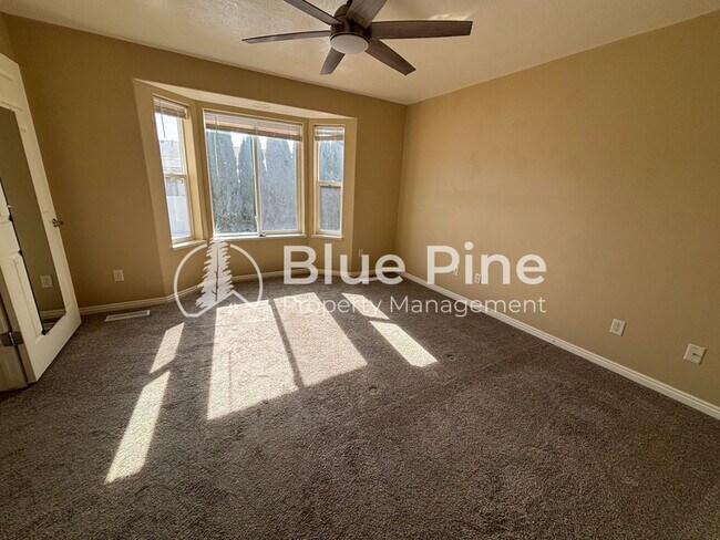 Building Photo - 3736 Ellendale Cir