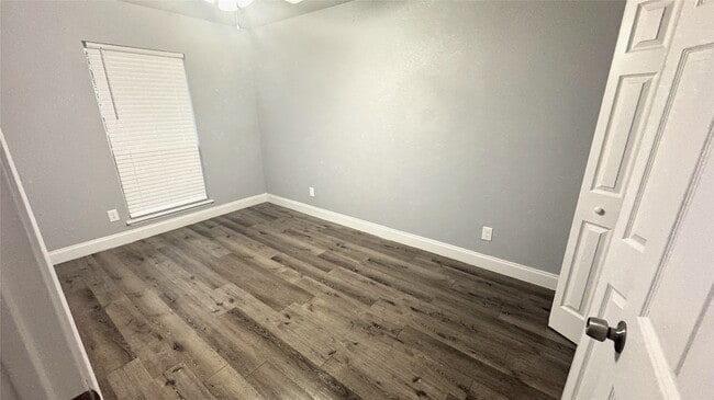 Building Photo - 5533 Sagers Blvd