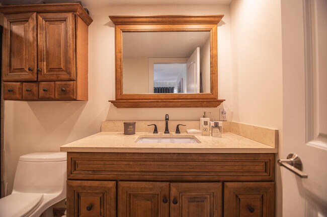 Building Photo - 68 Yacht Club Dr