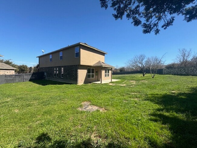 Building Photo - Must See Newly Updated 5/3.5 Home in Alamo...