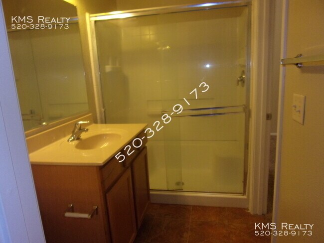 Building Photo - 6027 S Avenida Las Monjas