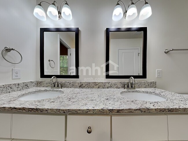 Building Photo - 43 Blackberry Cir