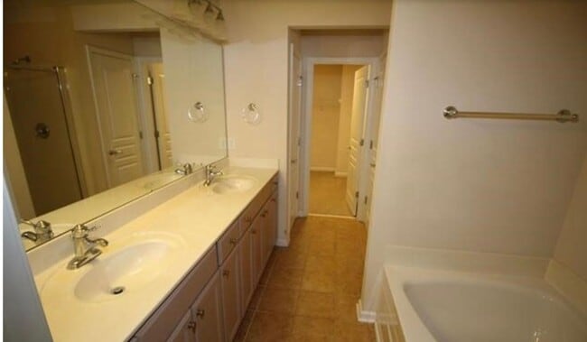 Building Photo - 8710 Braxwood Pl