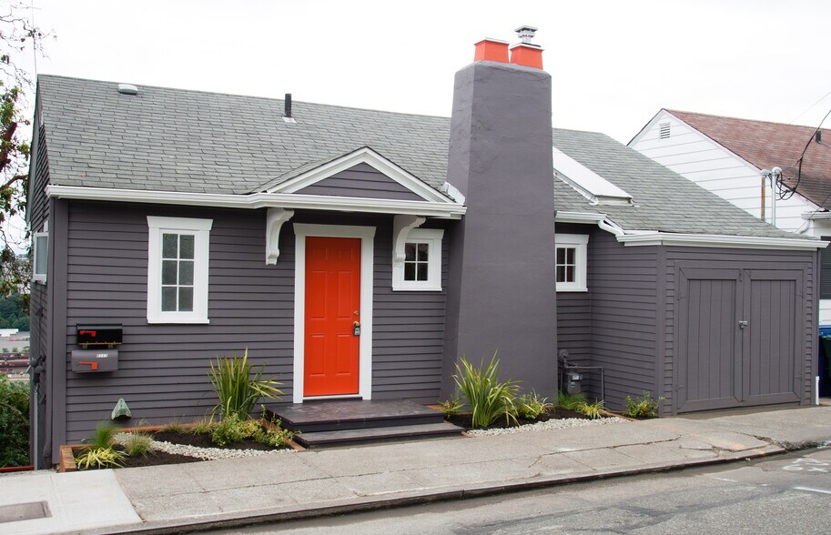 Building Photo - 2119 11th Ave W