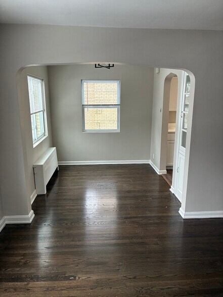 Building Photo - 4864 Madison Rd