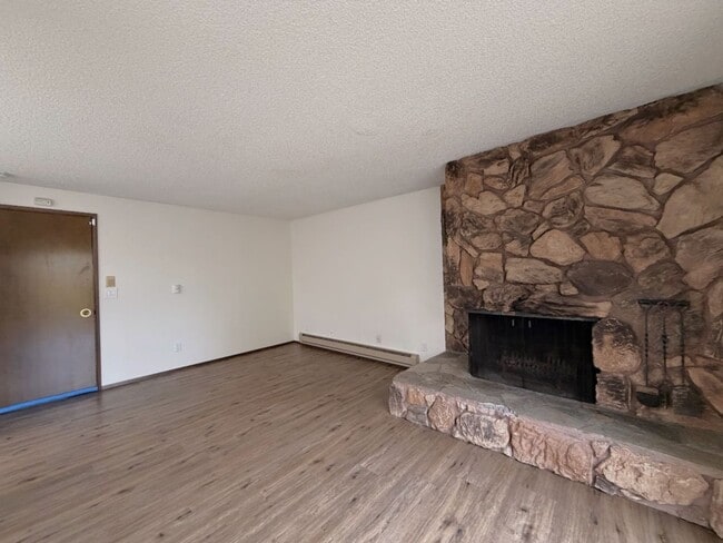 Building Photo - Olson