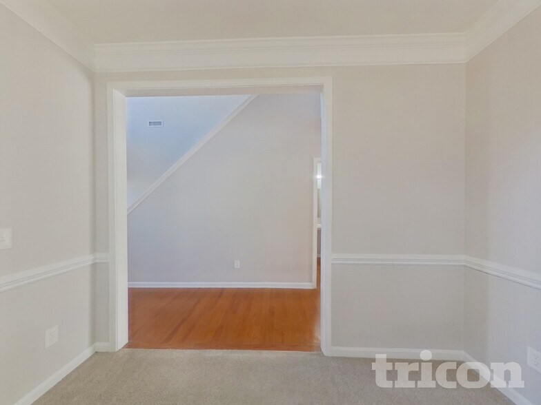 Building Photo - 1510 Peachcroft Rd