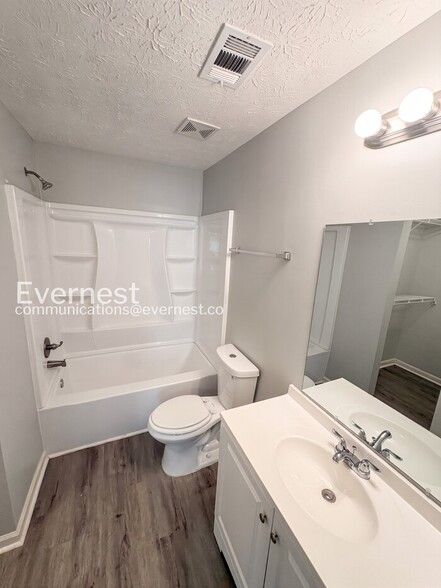 Building Photo - 1408 Creek View Dr