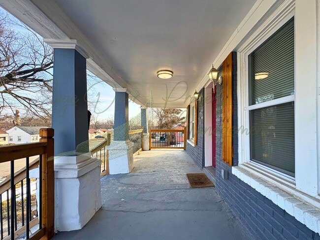 Building Photo - 7218 Agnes Ave