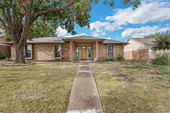 Primary Photo - 2804 Red River St