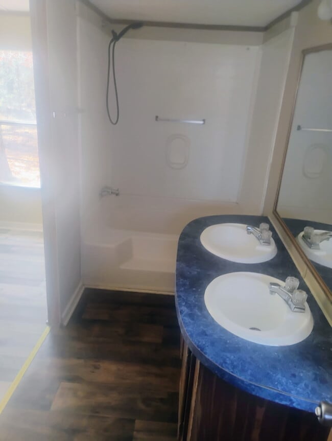 Building Photo - Chris McG 740