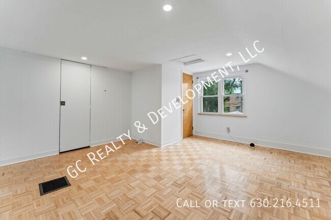Building Photo - 314 Custer Ave