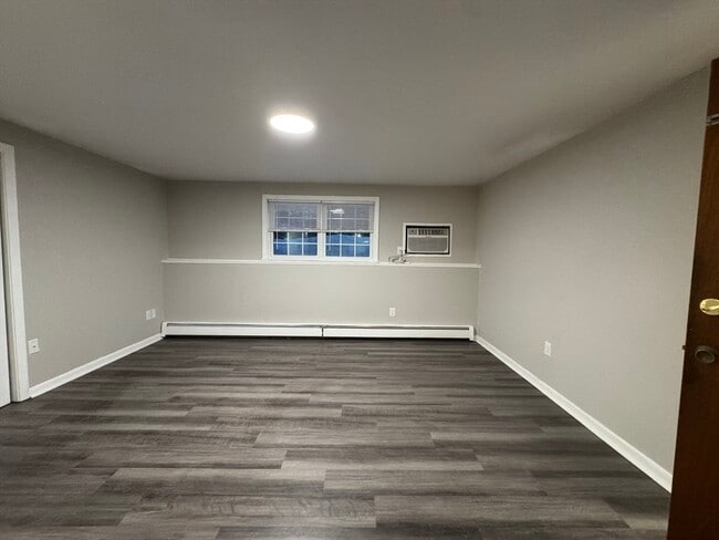 Building Photo - 805 Haverhill St