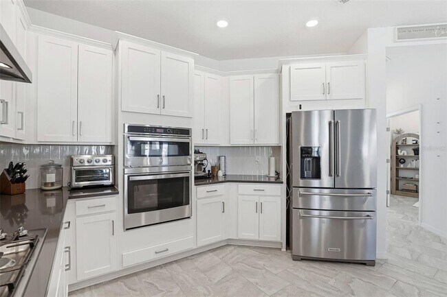 Building Photo - 5268 Kildare Pl