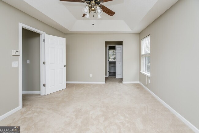 Building Photo - 3012 Edgefield Dr SW