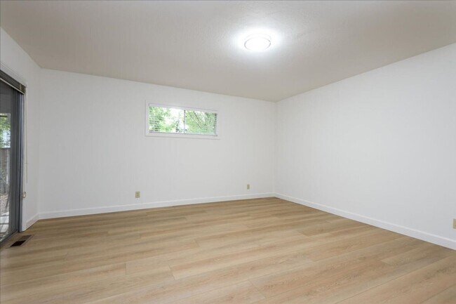 Building Photo - 726 14th Avenue-
