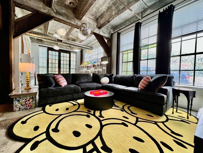 Building Photo - Swanky, Funky, Groovy, loft space Cincinnati, Ohio