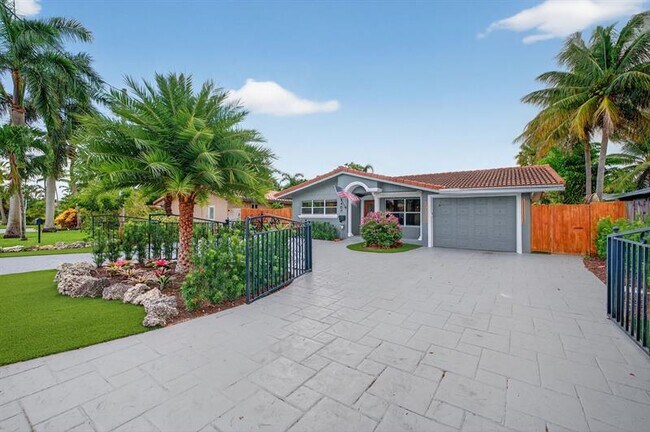 Building Photo - 2407 NE 17th Terrace