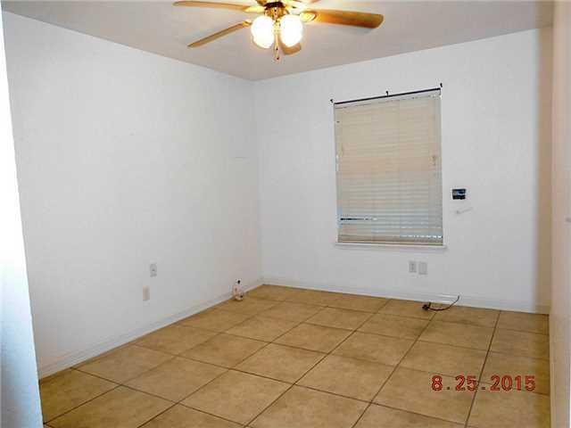 Building Photo - 10560 Crete Dr