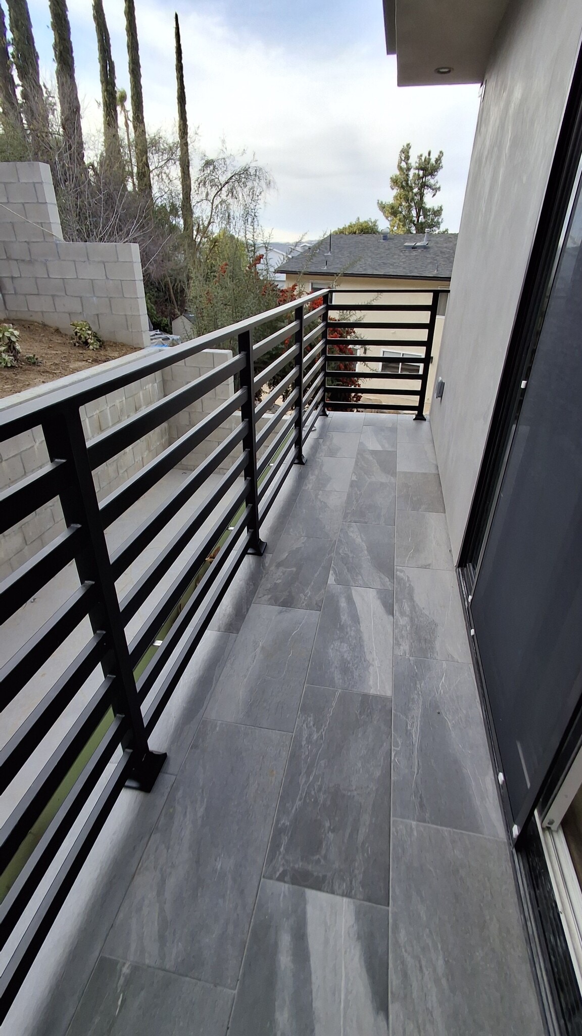 Building Photo - 4377 Charlemont Ave