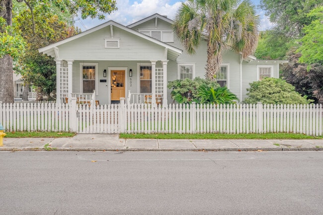 Primary Photo - Bungalow Heaven in Baldwin Park!