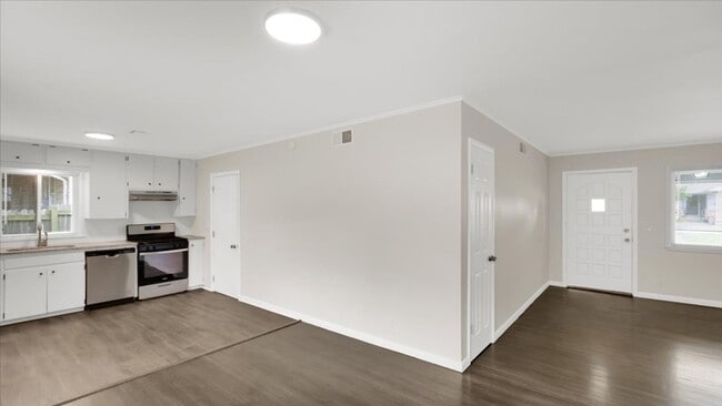 Building Photo - Beautiful 3 bedroom / 2 bath