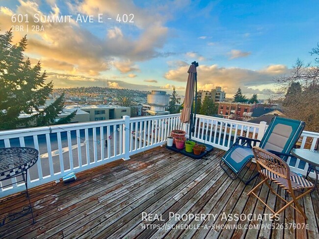 Building Photo - Spacious Apartment with Stunning Views and...