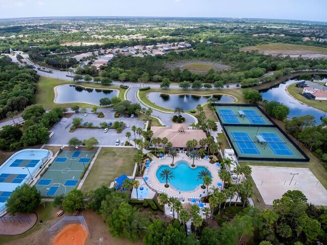 Building Photo - Stoneybrook at Venice; 4bd/2ba home
