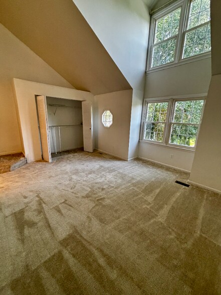 Building Photo - 5 Hawk Run Ct