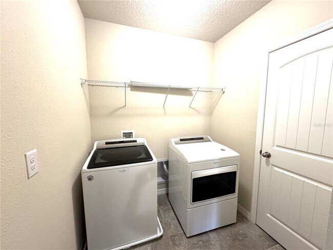 Building Photo - 10242 Sand Cay Dr