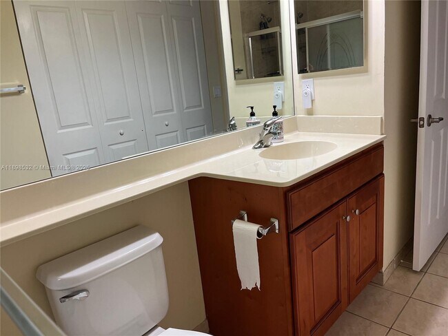 Building Photo - 3500 Oaks Clubhouse Dr