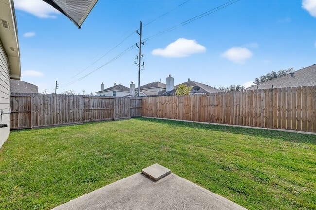 Building Photo - 9830 Lynette Falls Dr