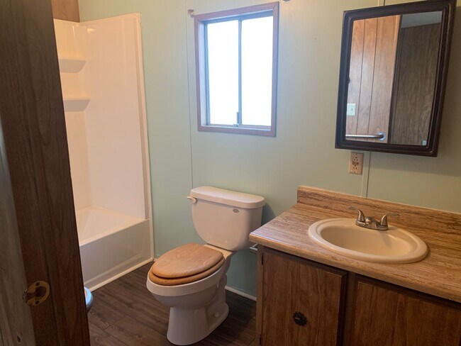 Building Photo - 2 Bedroom/2Bath Mobile home with Arizona Room and Fully Fenced Yard.